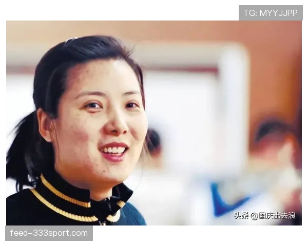 杜丽手里那个包，普通人真没资格碰，光这点就够让朋友圈炸开锅了