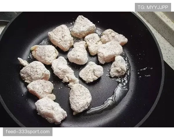 莫德里奇家冰箱里只有水和鸡胸肉? 莫德里奇家冰箱里只有水和鸡胸肉?